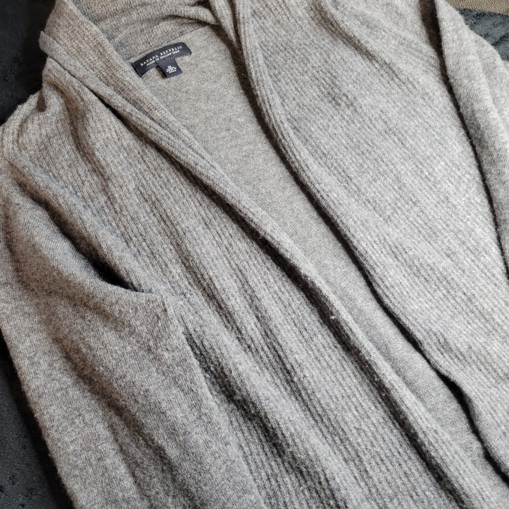 Banana Republic Grey Italian Yarn Wool Cashmere Blend Cardigan Sweater M